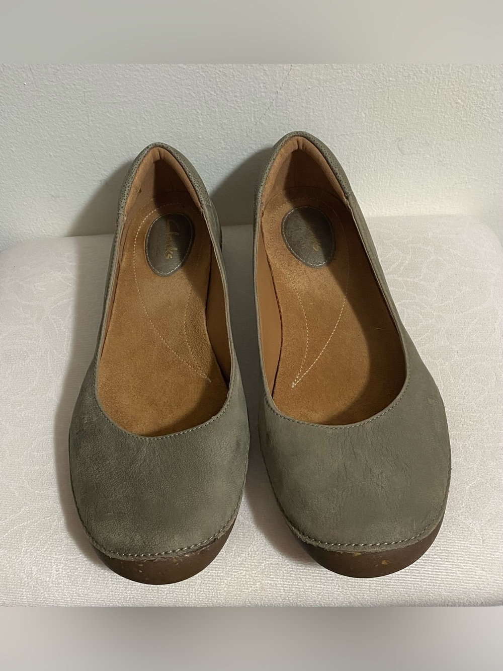 Clarks Olive Gray Suede Round-Toe Flats